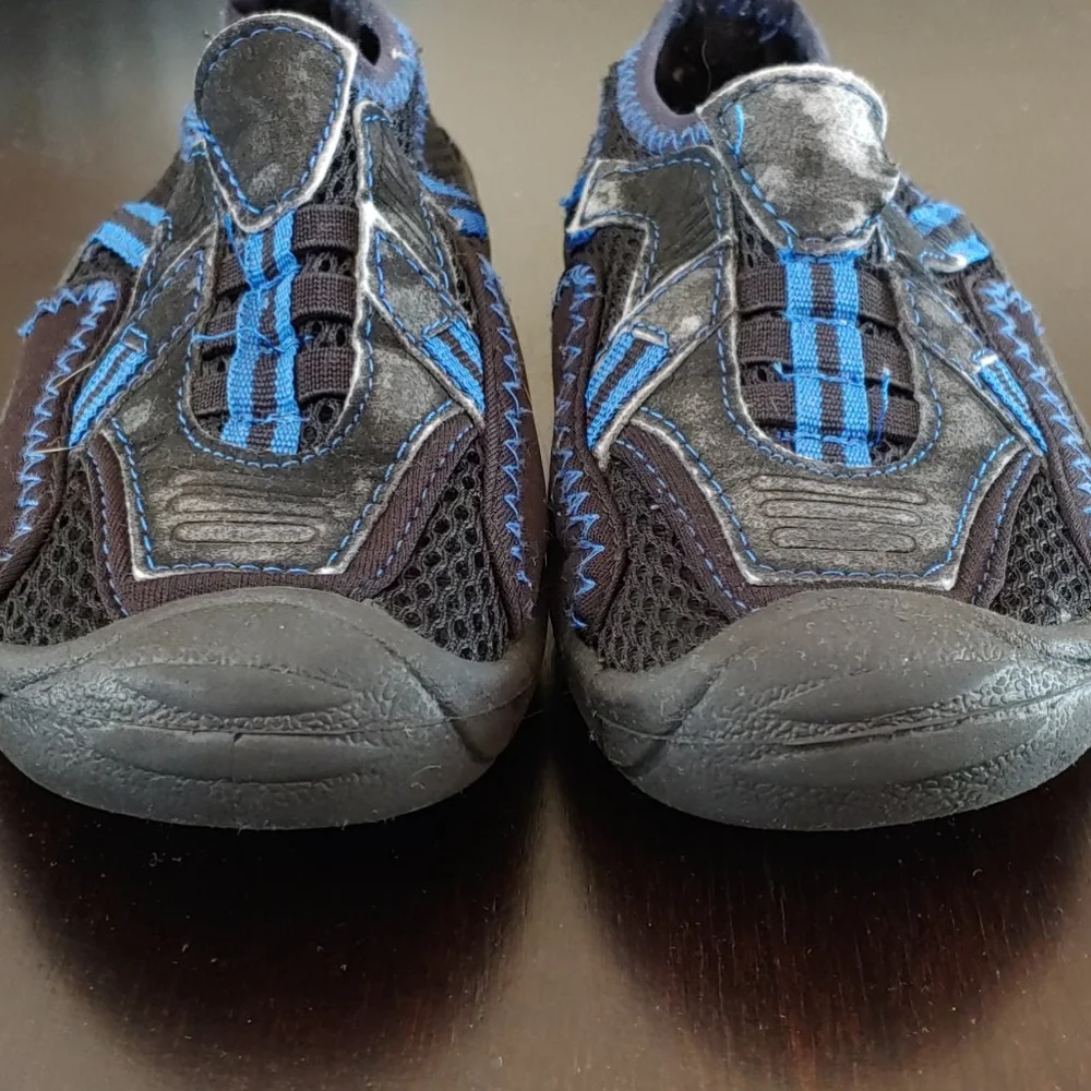 🌻Kids SG Footwear Blue & Black Water Shoes Size 13